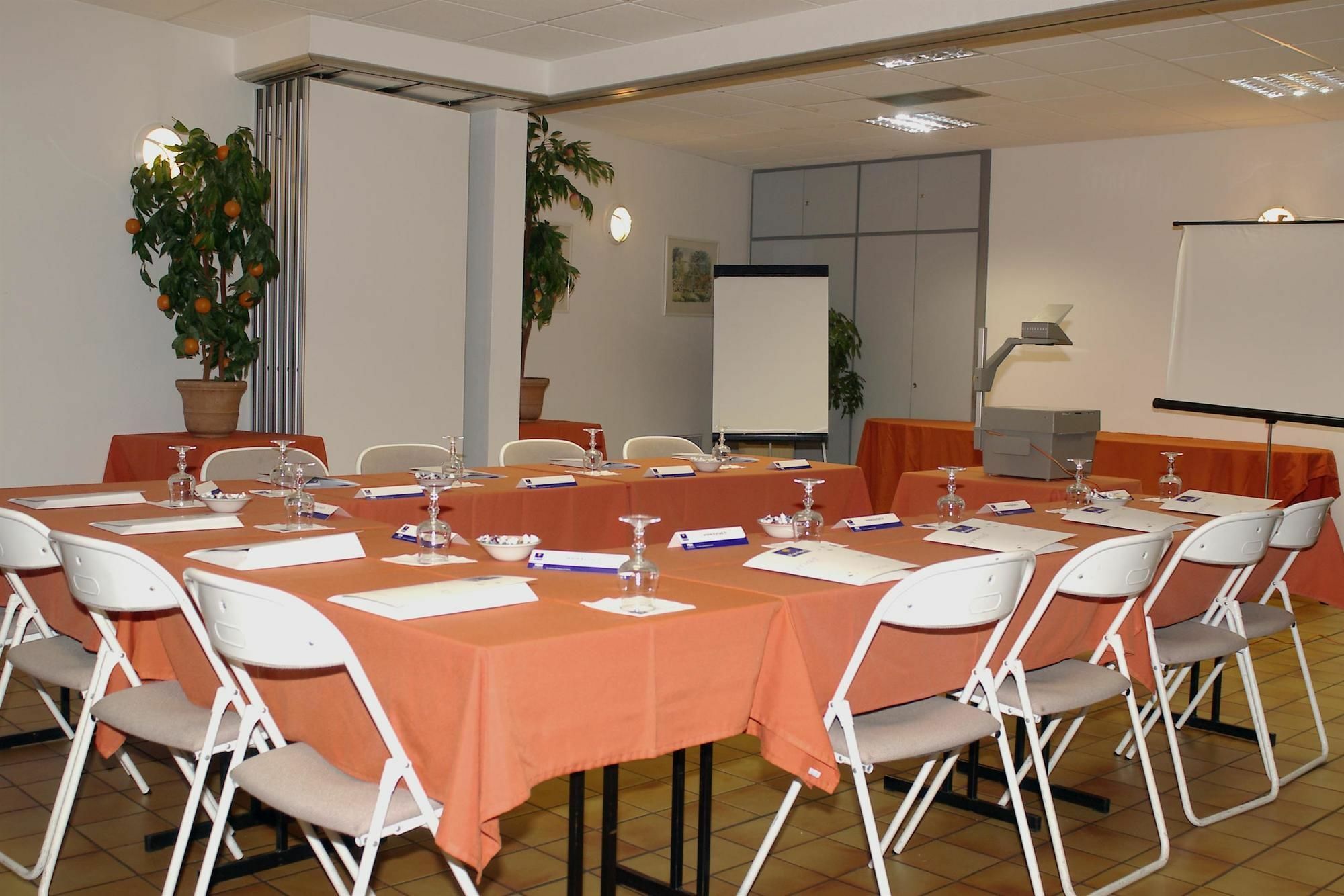 Comfort Hotel Montlucon Ngoại thất bức ảnh